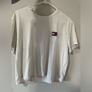 white tommy jeans t-shirt